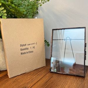 2 5x7 picture frames